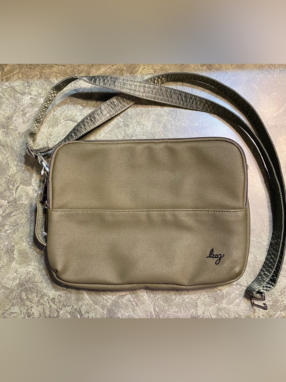 Lug Delta MINI Matte Luxe Vegan Leather iPad / Tablet / E-Reader Case in Olive